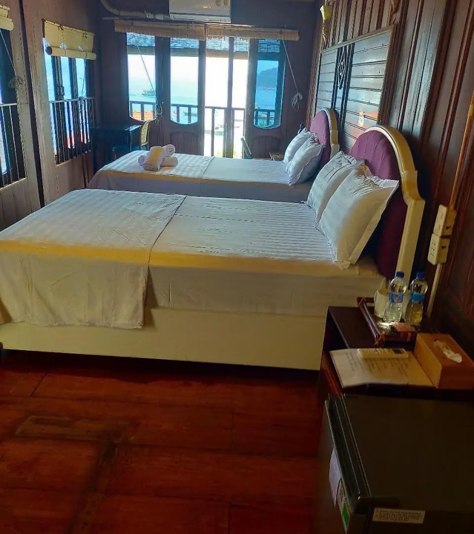 Hotel Cham Island Wooden Cabin Hoi An