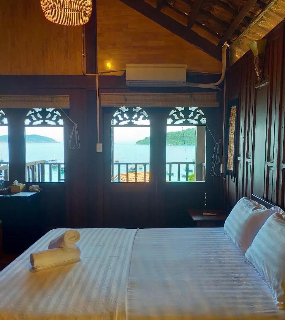 Hotel Cham Island Wooden Cabin Hoi An Vietnam