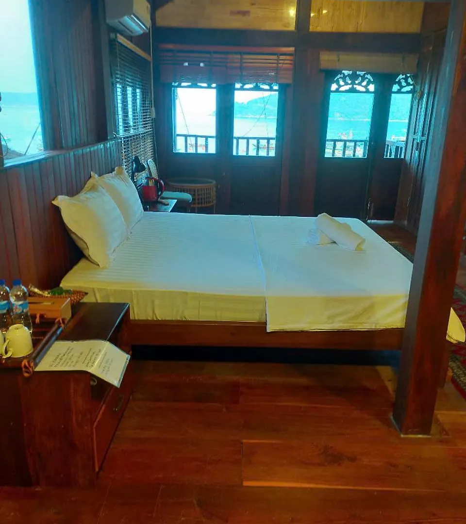 Hotel Cham Island Wooden Cabin Hoi An